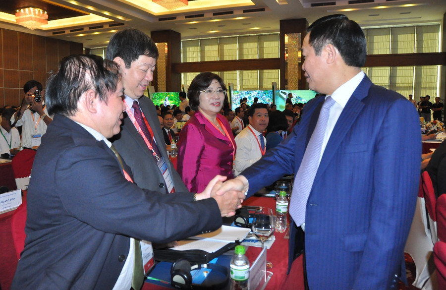 Thứ trưởng Bộ GD&ĐT Bùi Văn Ga tham dự hội nghị