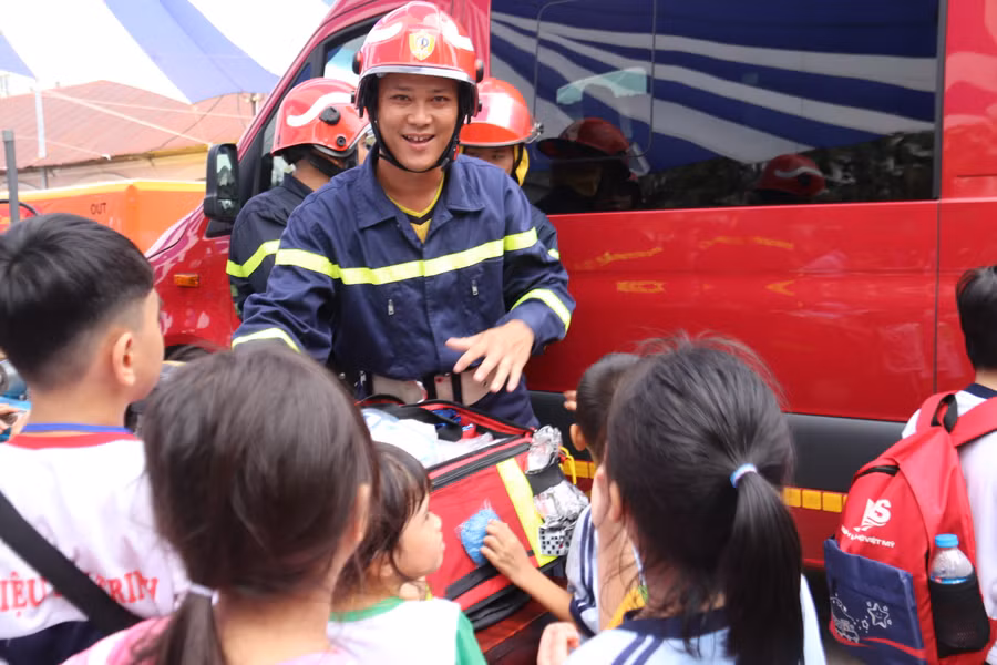 Trung tâm hoạt động thí điểm 6 tháng, ngày thứ Bảy, Chủ nhật hàng tuần.