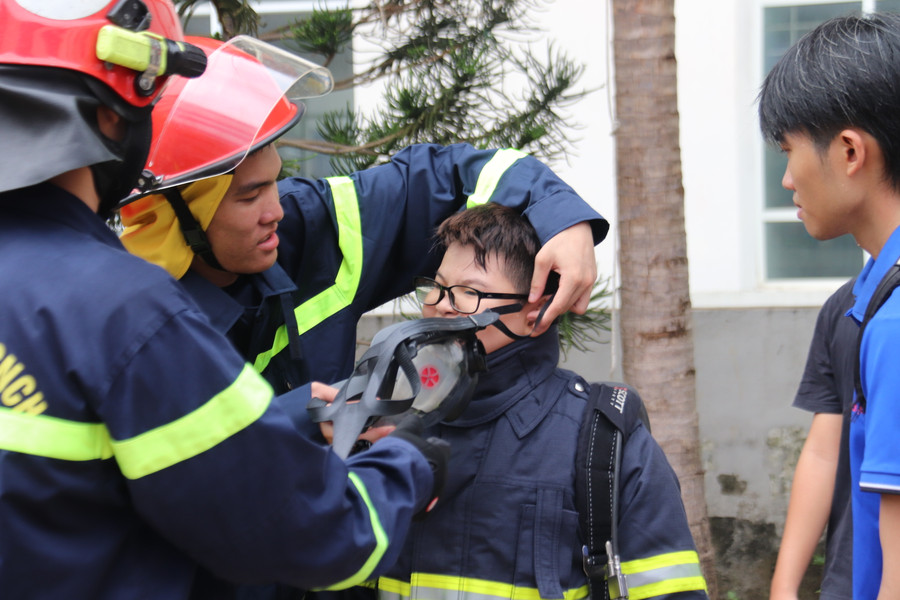 “Hy vọng Trung tâm giáo dục cộng đồng về PCCC&CNCH TPHCM giúp giảm nguy cơ cháy, nổ trên địa bàn TP; đồng thời, mô hình tiếp tục duy trì, nhân rộng các quận, huyện, TP Thủ Đức”, ông Nam nhấn mạnh. “Hy vọng Trung tâm giáo dục cộng đồng về PCCC&CNCH TPHCM giúp giảm nguy cơ cháy, nổ trên địa bàn TP; đồng thời, mô hình tiếp tục duy trì, nhân rộng các quận, huyện, TP Thủ Đức”, ông Nam nhấn mạnh.