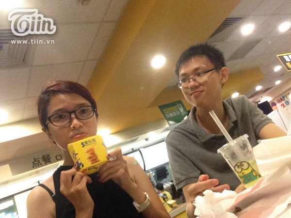 Chuyện tình đẹp như ngôn tình của cặp đôi yêu nhau từ nửa vòng trái đất