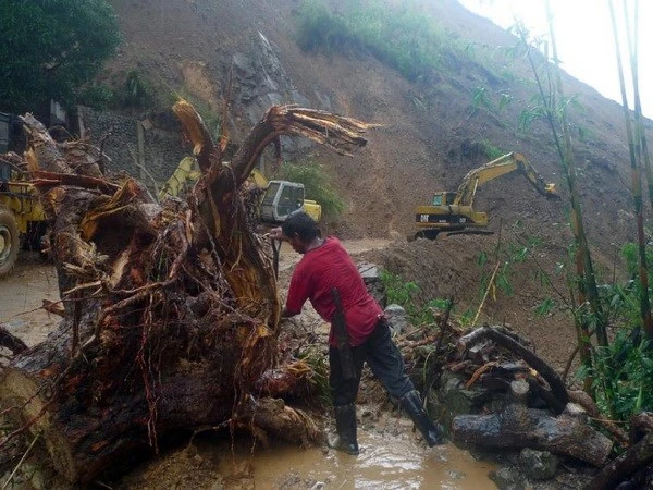 Siêu bão Goni bắt đầu tràn vào Nhật Bản, 21.500 ngôi nhà mất điện