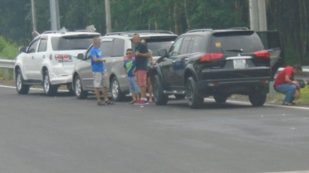 Cảnh lem nhem trên cao tốc hiện đại nhất Việt Nam ảnh 1