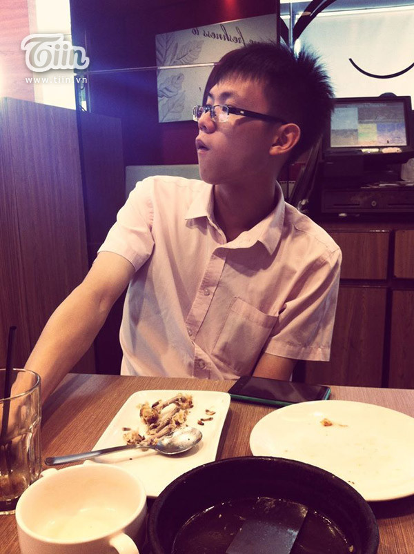 Chuyện tình đẹp như ngôn tình của cặp đôi yêu nhau từ nửa vòng trái đất