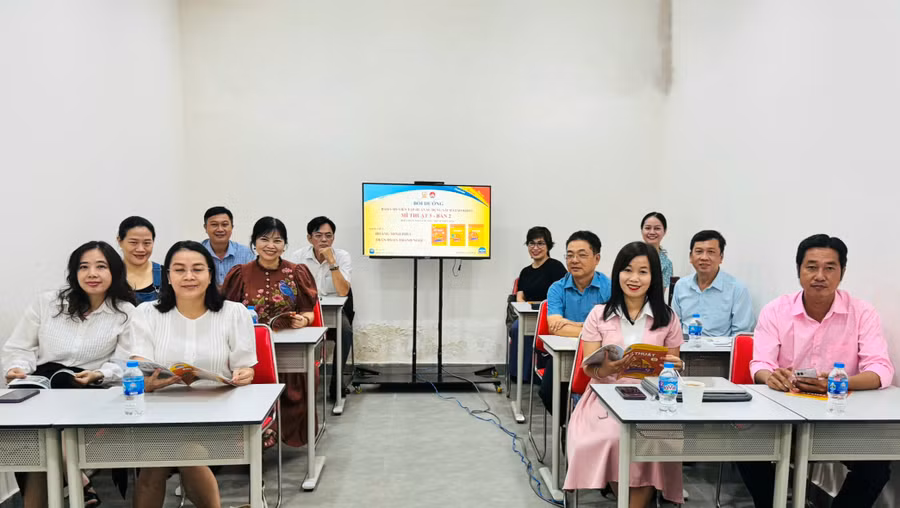 Hội nghị tập huấn bồi dưỡng báo cáo viên SGK theo Chương trình GDPT 2018.