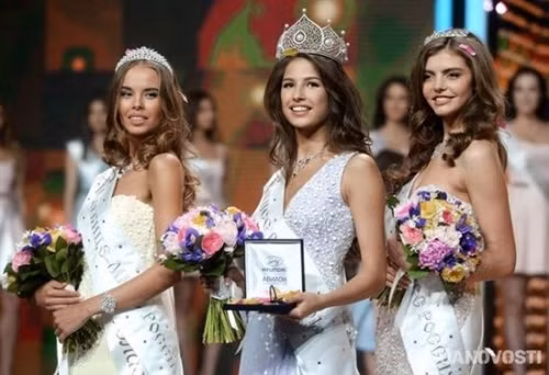 Vẻ đẹp hoàn hảo vạn người mê của Hoa hậu Nga - Ảnh 3