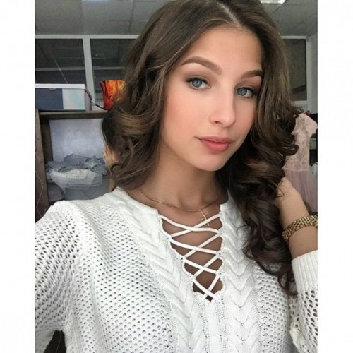 Vẻ đẹp hoàn hảo vạn người mê của Hoa hậu Nga - Ảnh 7