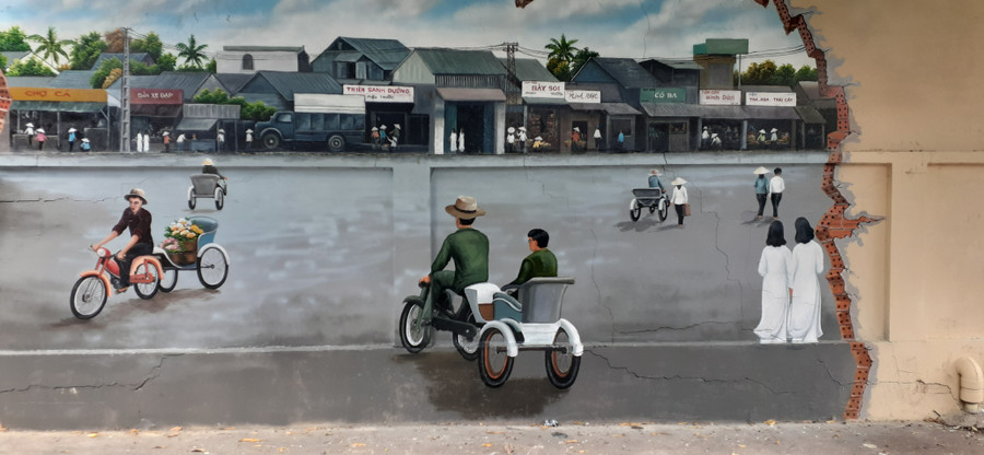 Khung cảnh Cần Thơ xưa với những chiếc xe lôi, áo dài, khu phố.