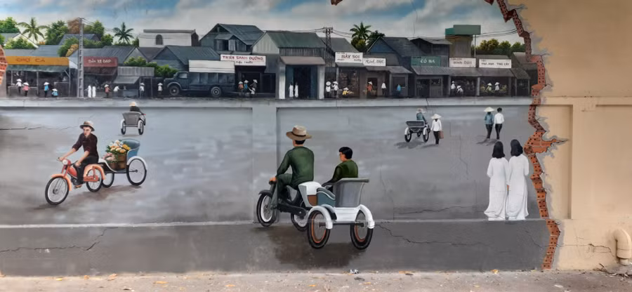 Khung cảnh Cần Thơ xưa với những chiếc xe lôi, áo dài, khu phố.