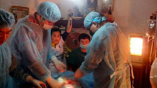 cong bo hinh anh ca mo hi huu cuu song san phu ngay tai nha - 1