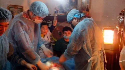 cong bo hinh anh ca mo hi huu cuu song san phu ngay tai nha - 1