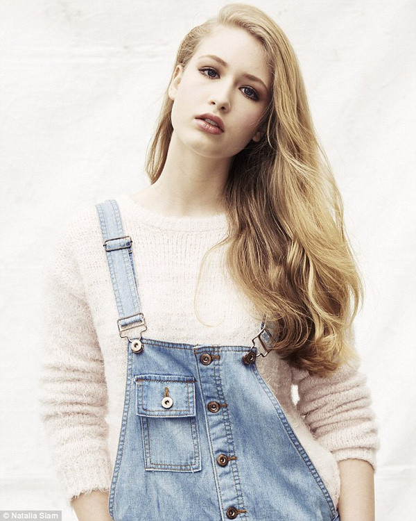 9X tuyệt vọng khi bị các nhiếp ảnh gia chê tơi tả vì thân hình quá béo.