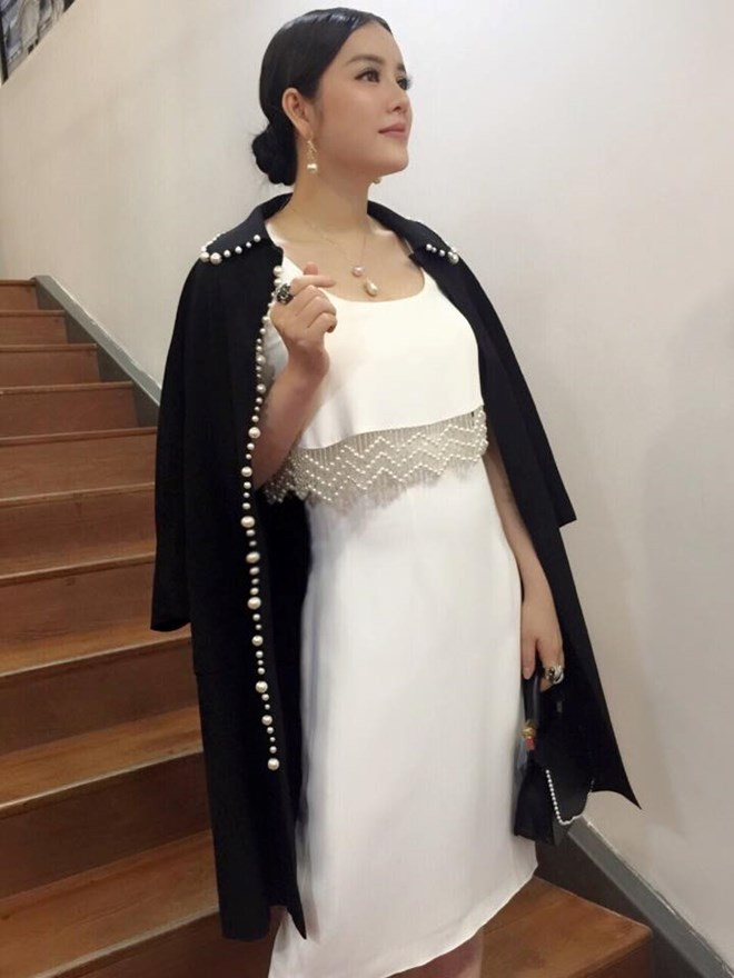 Lý Nhã Kỳ rạng rỡ đi nhận giải Nữ doanh nhân phong cách của năm ảnh 4 Lý Nhã Kỳ rạng rỡ đi nhận giải Nữ doanh nhân phong cách của năm ảnh 4