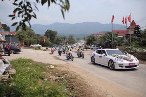 Choáng váng với đám cưới tràn ngập vàng ở Hà Tĩnh ảnh 1 Choáng váng với đám cưới tràn ngập vàng ở Hà Tĩnh - 1