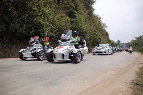 Choáng váng với đám cưới tràn ngập vàng ở Hà Tĩnh ảnh 3 Choáng váng với đám cưới tràn ngập vàng ở Hà Tĩnh - 3