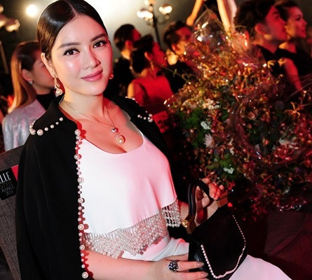 Lý Nhã Kỳ rạng rỡ đi nhận giải Nữ doanh nhân phong cách của năm ảnh 1 Lý Nhã Kỳ rạng rỡ đi nhận giải Nữ doanh nhân phong cách của năm ảnh 1