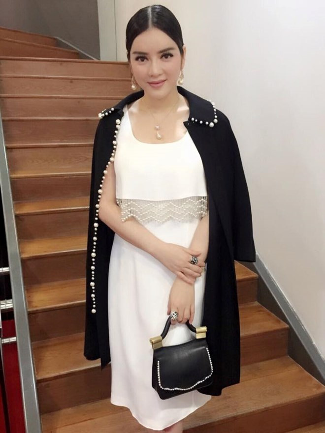 Lý Nhã Kỳ rạng rỡ đi nhận giải Nữ doanh nhân phong cách của năm ảnh 5 Lý Nhã Kỳ rạng rỡ đi nhận giải Nữ doanh nhân phong cách của năm ảnh 5