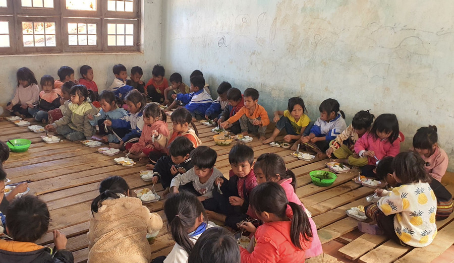 Trường Tiểu học xã Đăk Hà kêu gọi nhà hảo tâm tổ chức bữa ăn bán trú cho 63 học sinh không có chế độ ở điểm trường Ty Tu. Trường Tiểu học xã Đăk Hà kêu gọi nhà hảo tâm tổ chức bữa ăn bán trú cho 63 học sinh không có chế độ ở điểm trường Ty Tu.