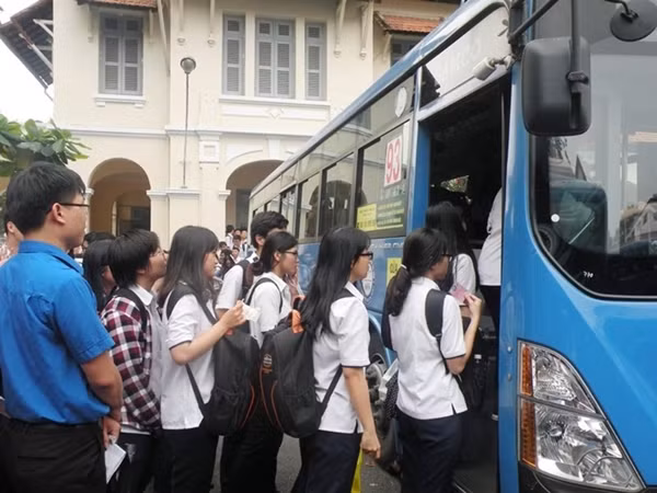 HSSV được miễn, giảm giá vé dịch vụ công cộng như thế nào?