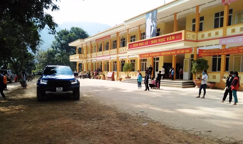 Trường PTDTBT-THCS Trung Lý được trưng dụng làm bệnh viện dã chiến để điều trị cho bệnh nhân mắc Covid-19.