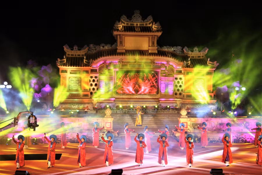 Độc đáo triển lãm online “Huế - Kinh đô Áo dài Việt Nam”.