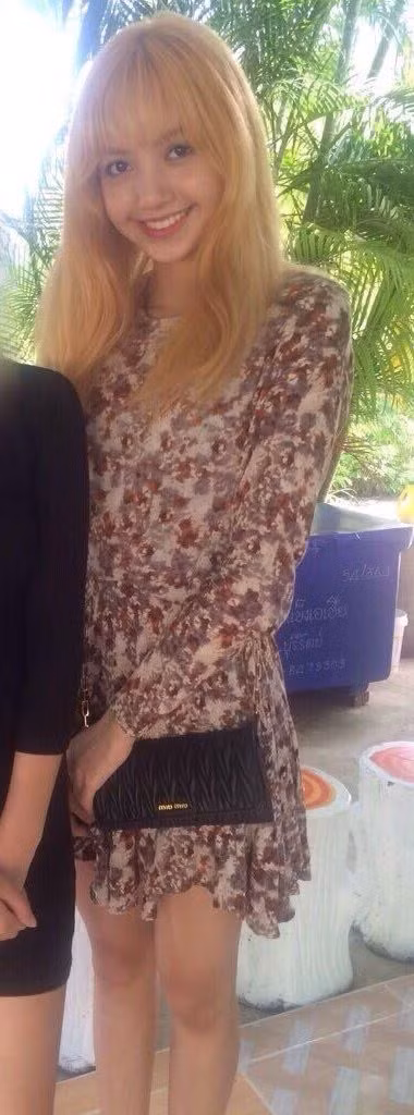 Những lần các thành viên BLACKPINK "mượn đồ" của nhau khiến fan phát sốt ảnh 4