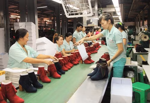 Tiền lương đủ sống mới giúp người lao động an tâm làm việc, cống hiến