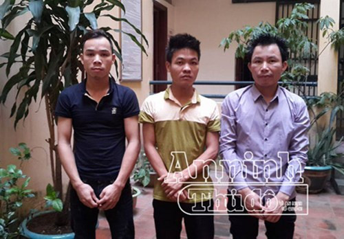 Bắt khẩn cấp 3 đối tượng giả danh nhân viên gas, trộm cắp gần tỷ đồng ảnh 1