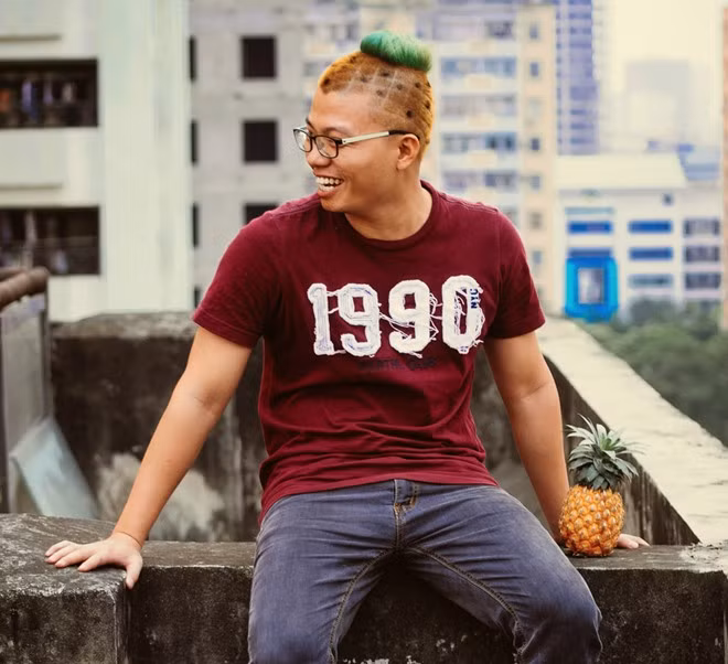 Bộ ảnh anh em nhà dứa của chàng trai có kiểu tóc lạ