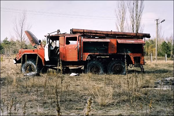 Kham pha nghia dia truc thang, xe cuu hoa sau tham hoa Chernobyl 