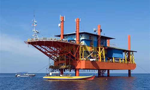 Giàn khoan biến thành khu nghỉ dưỡng cao cấp giữa biển