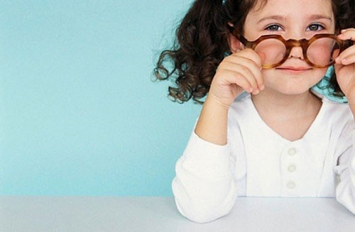 Chuyên gia giải đáp câu hỏi thường gặp khi trẻ bị cận thị ảnh 1 Chuyên gia giải đáp câu hỏi thường gặp khi trẻ bị cận thị ảnh 1