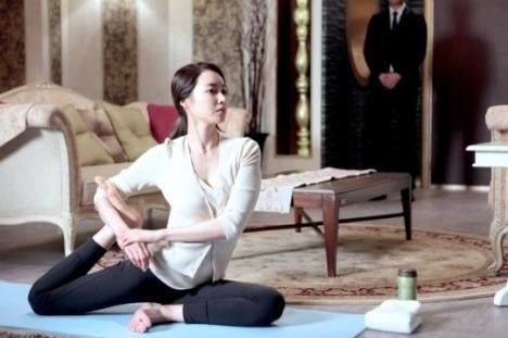 Những “sao” nổi tiếng mê tập Yoga ảnh 9 Wang Ji Hye - phim Gia tộc hồ ly