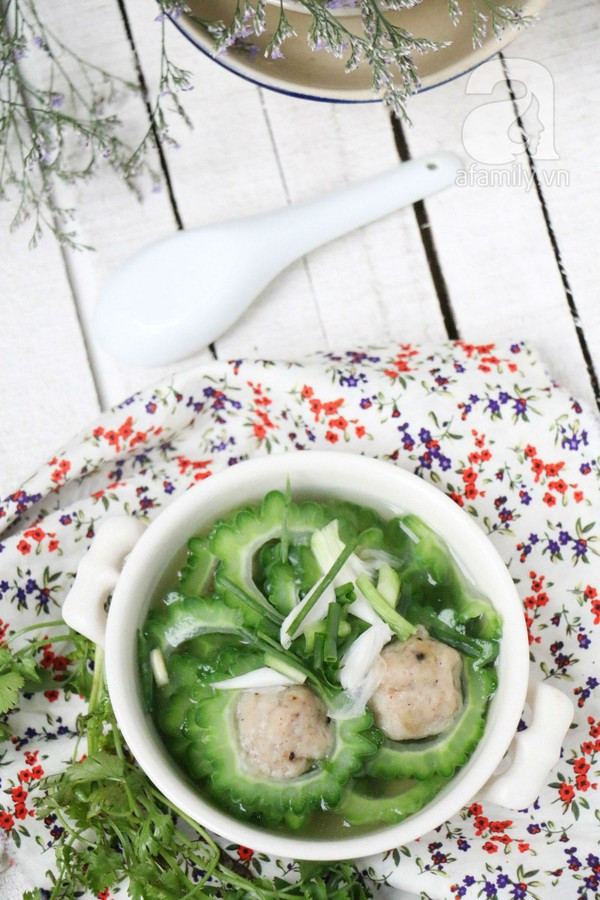 Canh khổ qua chả cá Canh khổ qua chả cá