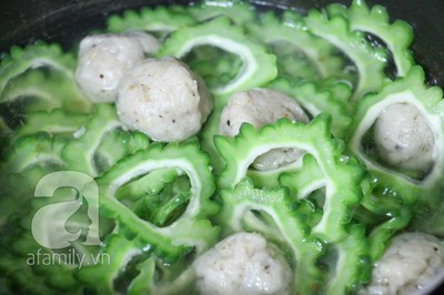 Canh khổ qua chả cá Canh khổ qua chả cá