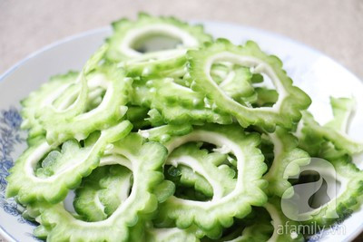 Canh khổ qua chả cá Canh khổ qua chả cá