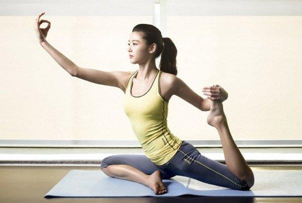 Những “sao” nổi tiếng mê tập Yoga ảnh 12 Cô nàng ngổ ngáo Jeon Ji Hyun