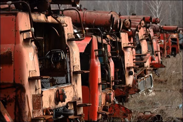 Kham pha nghia dia truc thang, xe cuu hoa sau tham hoa Chernobyl 