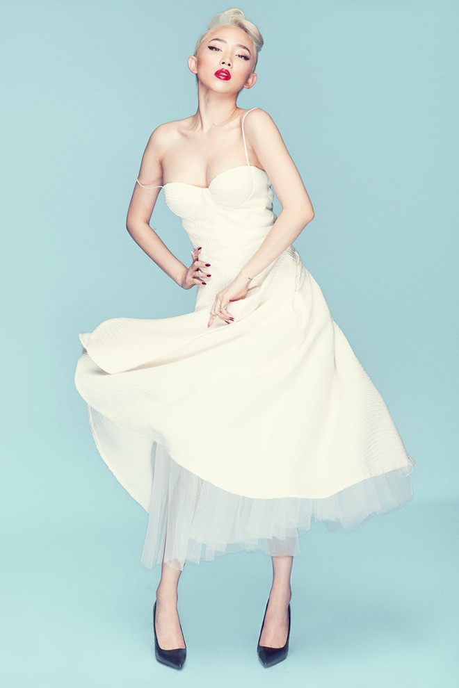 Tóc Tiên gợi cảm và kiêu kỳ