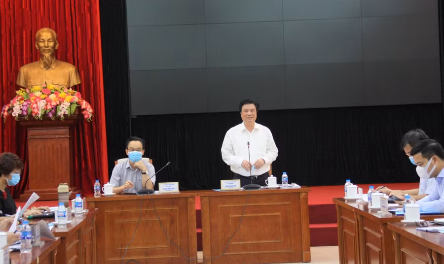 Thứ trưởng Nguyễn Hữu Độ, Thứ trưởng Hoàng Minh Sơn chủ trì cuộc họp.