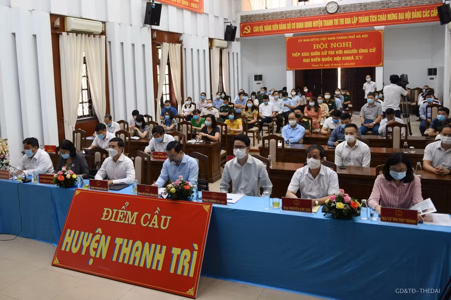 Hội nghị tiếp xúc cử tri với người ứng cử Đại biểu Quốc hội khóa XV, đơn vị bầu cử số 6 của thành phố Hà Nội tại điểm cầu UBND huyện Thanh Trì.