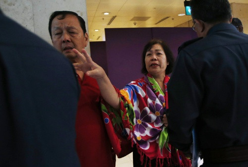 batch-tag-reuters-com-0000-bin-1692-1155