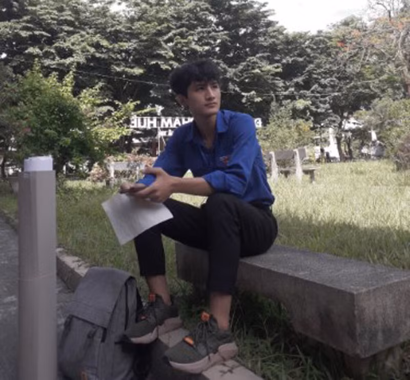 Hồ Văn Trí thay cha mẹ trở thành chỗ dựa cho 3 đứa em côi cút trong vụ sạt lở kinh hoàng ở Trà Leng.