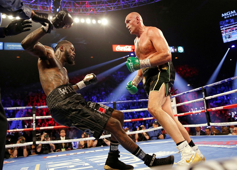 Tyson Fury đánh bại võ sĩ người Mỹ, Deontay Wilder.