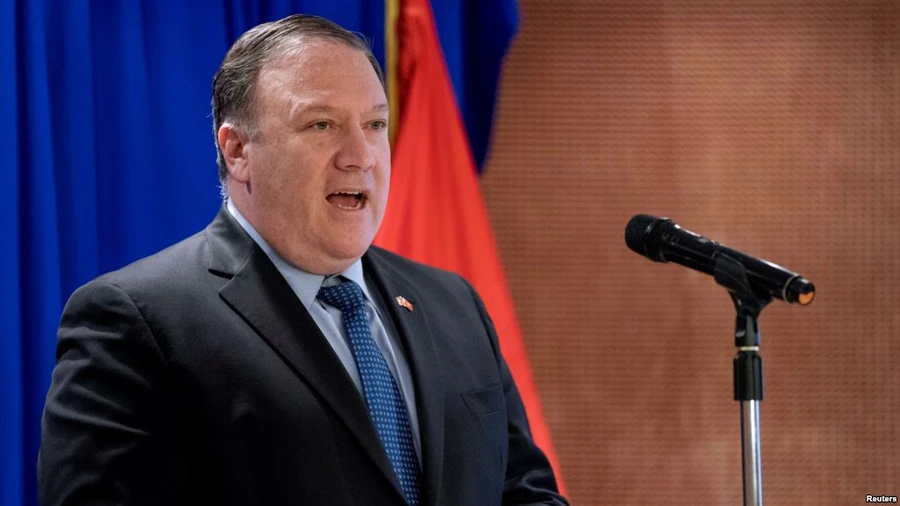 Ngoại trưởng Mỹ Mike Pompeo phát biểu trước cộng đồng doanh nghiệp tại Hà Nội. Ảnh: VOA News