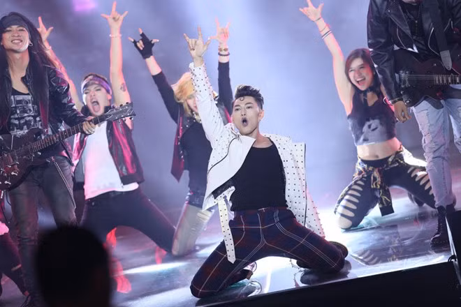 Tóc Tiên lấy lại phong độ sau 2 tuần bị chê 