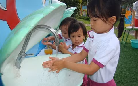 Trường học phòng chống dịch Corona: Các trường hợp sốt đều phải nghỉ học