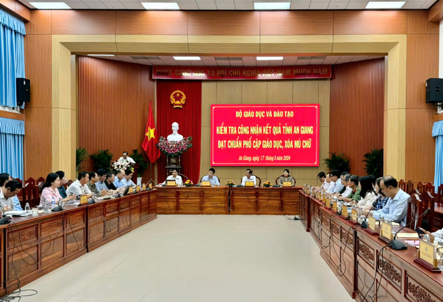 Quang cảnh buổi tổng kết.