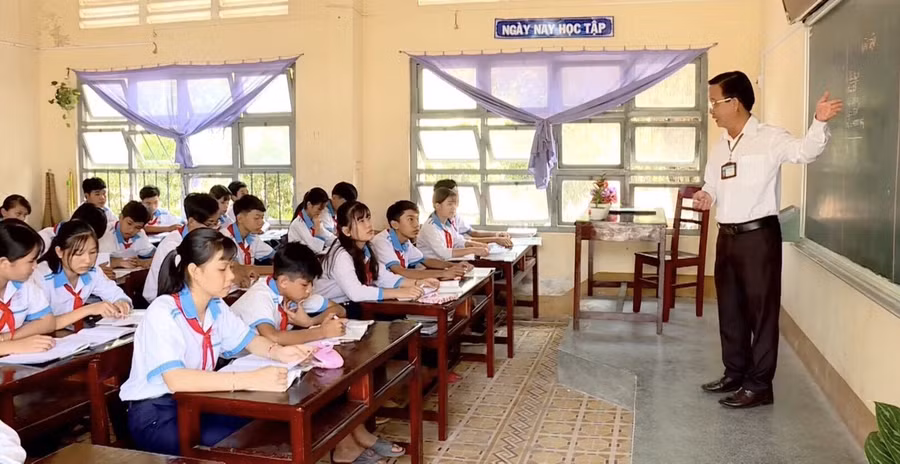 Thầy trò Trường THCS Tích Thiện (huyện Trà Ôn, Vĩnh Long) trong giờ học. Ảnh: Nhà trường cung cấp