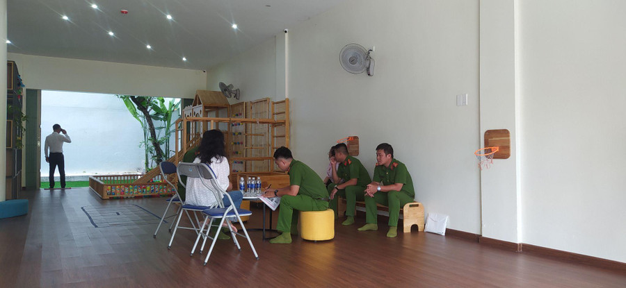 Cơ quan công an đang làm việc với bà P.T.G., quản lý nhóm lớp Elm School.