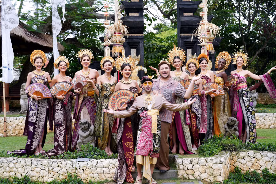 Mặt khác, cô cũng xuất hiện trong đề cử Mỹ nhân của năm bên cạnh các người đẹp khác như Hoa hậu Thùy Tiên, Chi Pu, Khả Ngân, Hương Giang...